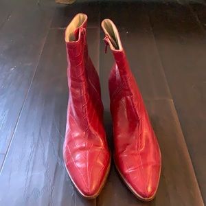 Revolve red RAYE boots size 6. Super cute boots!